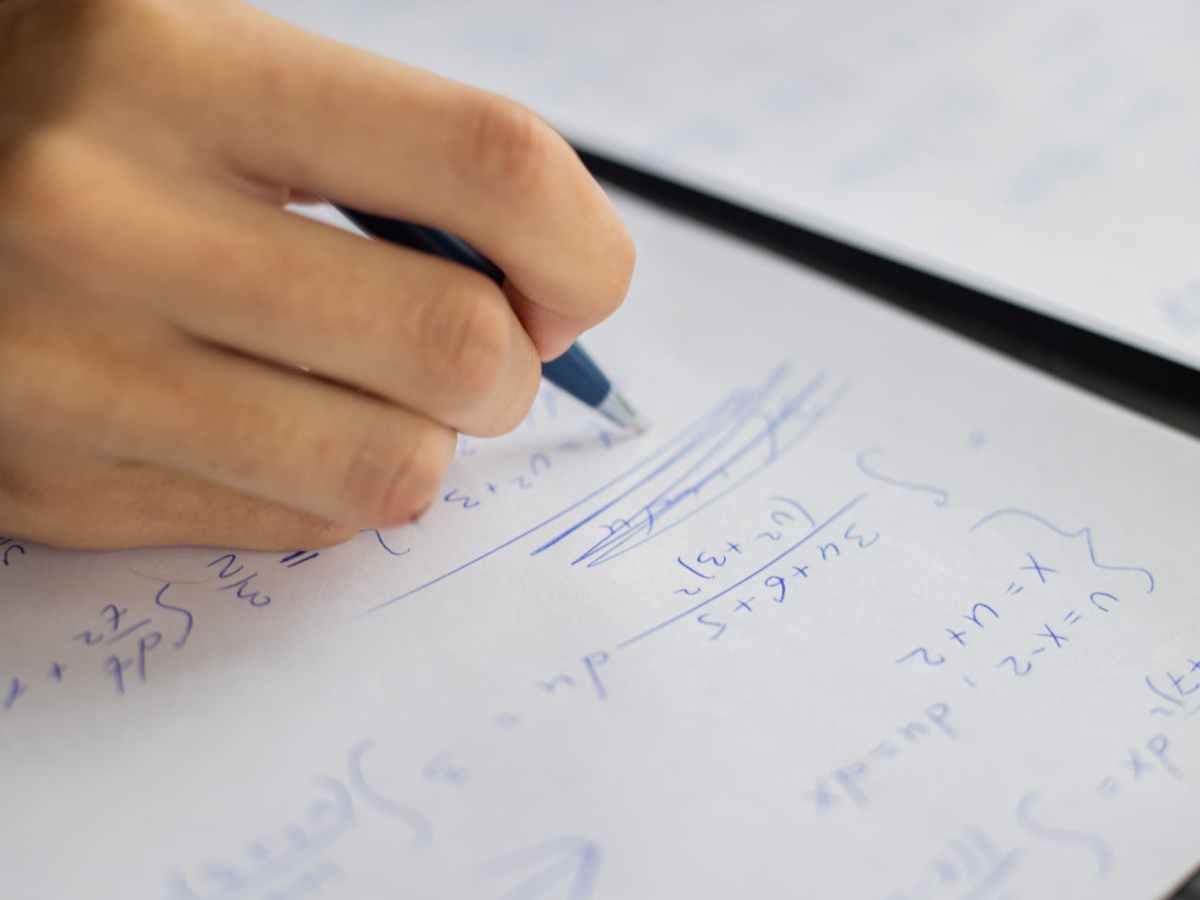 İndikatif ne demek?